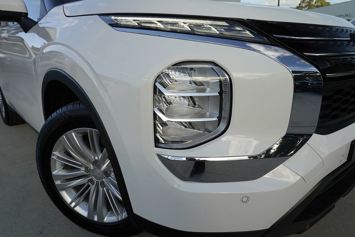 2023 Mitsubishi Outlander ES ZM