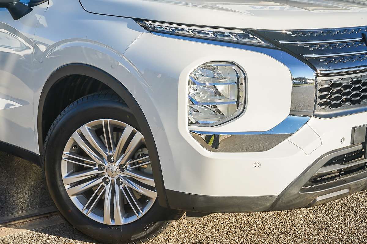 2024 Mitsubishi Outlander ES ZM