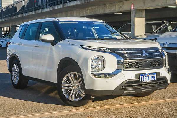 2024 Mitsubishi Outlander ES ZM
