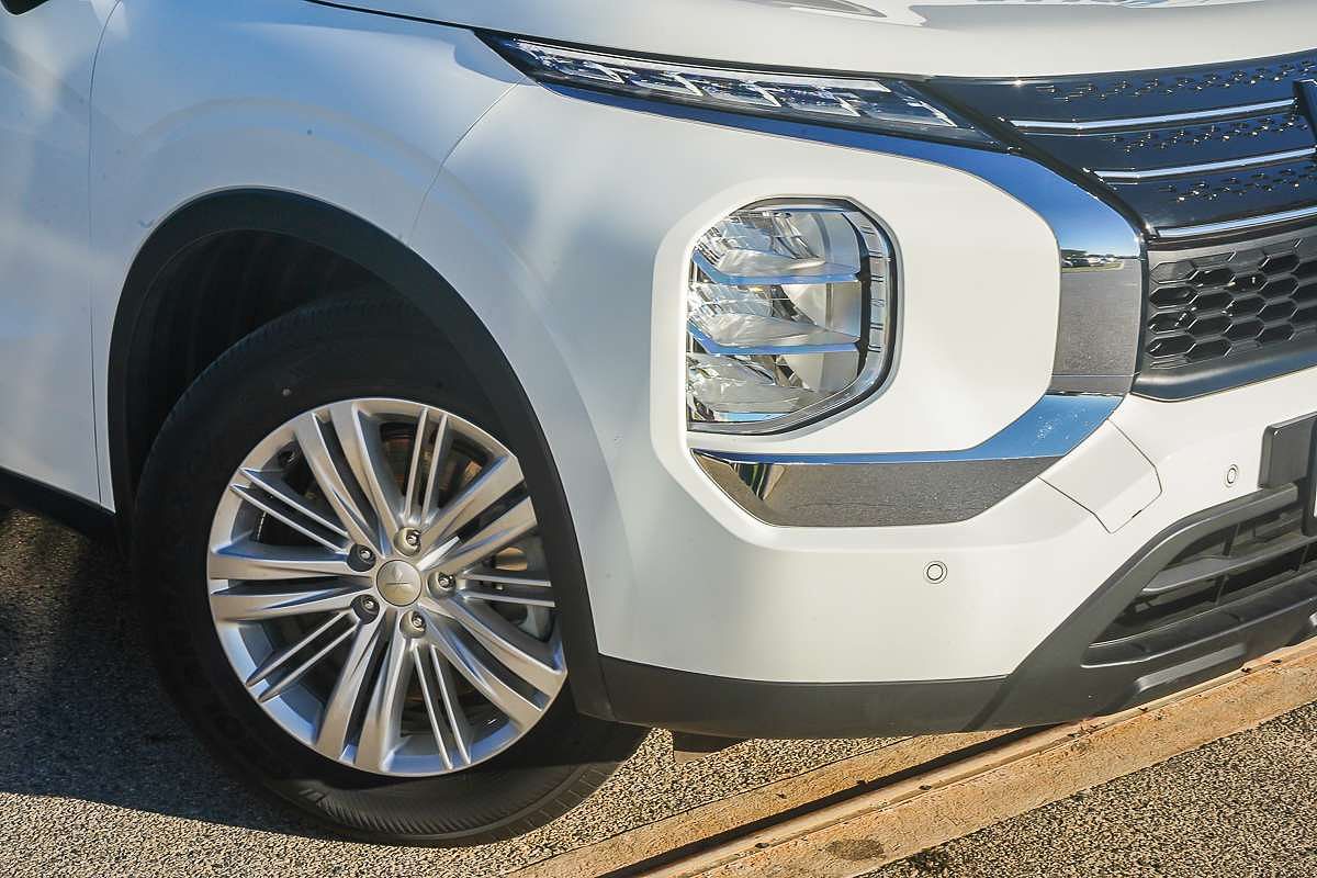 2024 Mitsubishi Outlander ES ZM