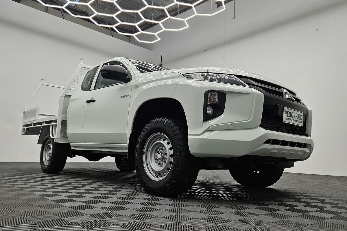 2019 Mitsubishi Triton GLX MR 4X4