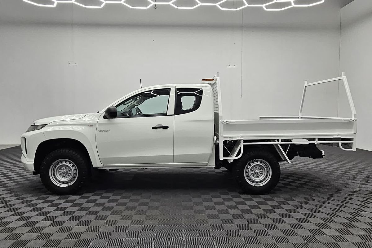 2019 Mitsubishi Triton GLX MR 4X4