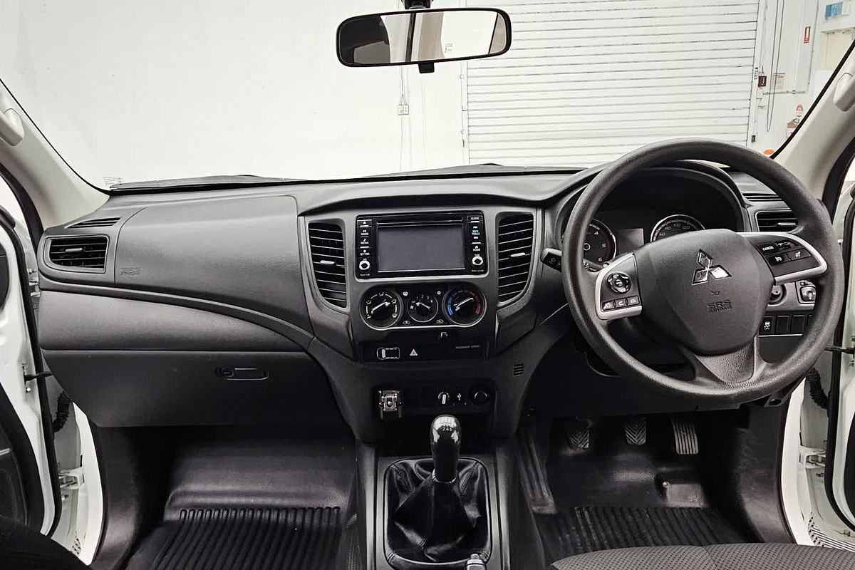 2019 Mitsubishi Triton GLX MR 4X4