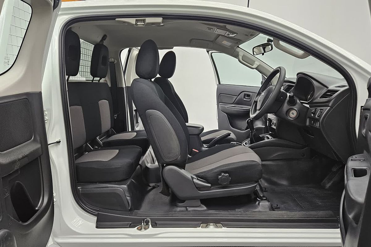 2019 Mitsubishi Triton GLX MR 4X4