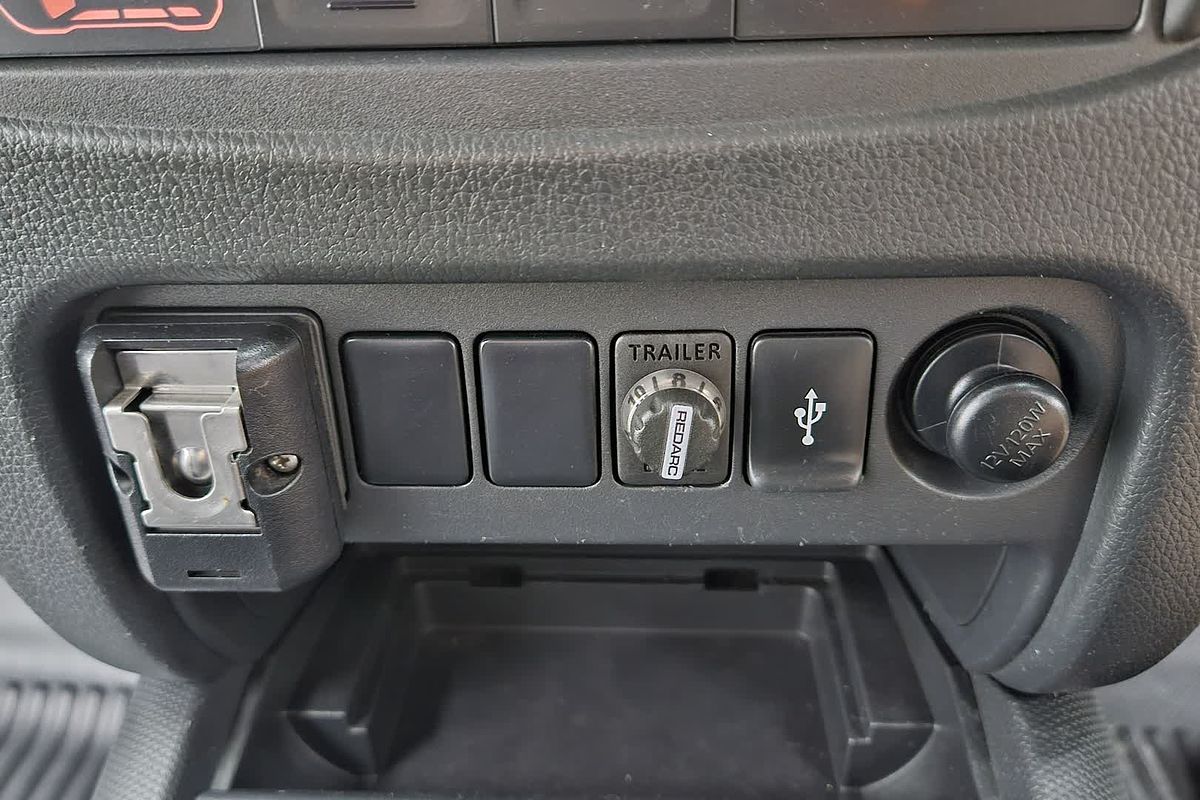 2019 Mitsubishi Triton GLX MR 4X4