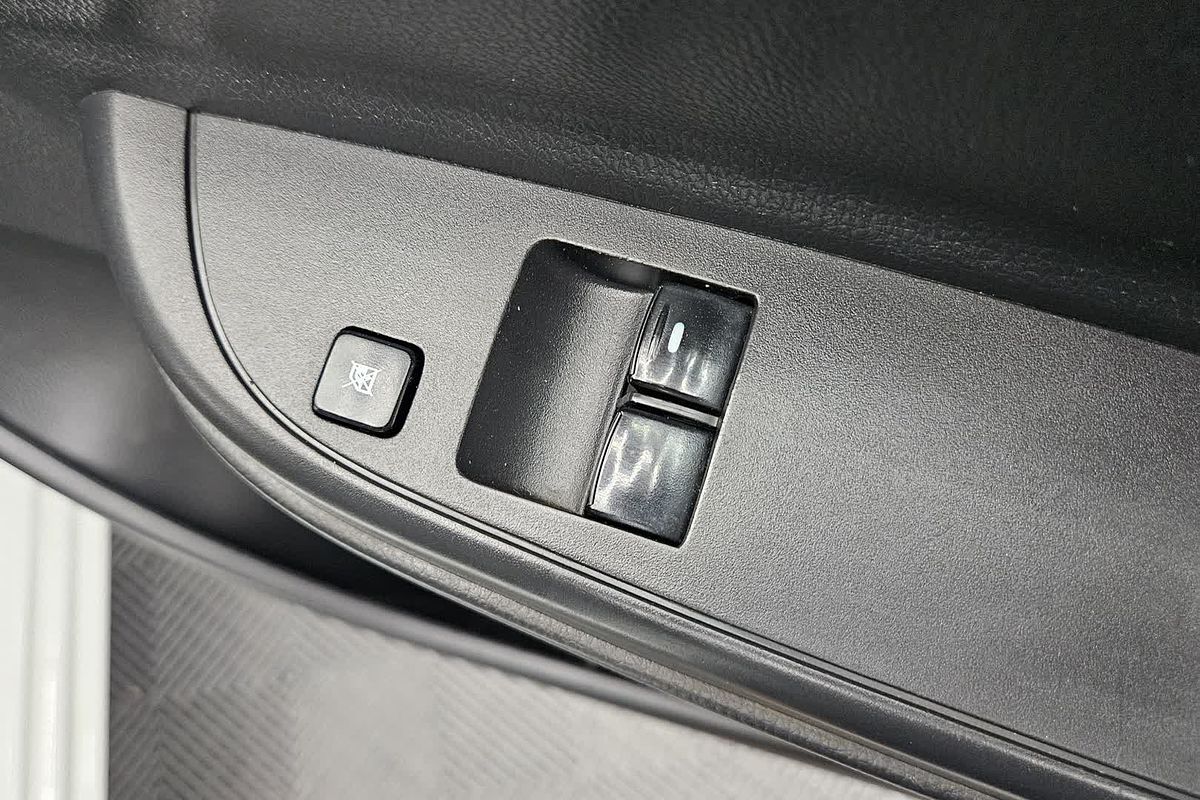 2019 Mitsubishi Triton GLX MR 4X4