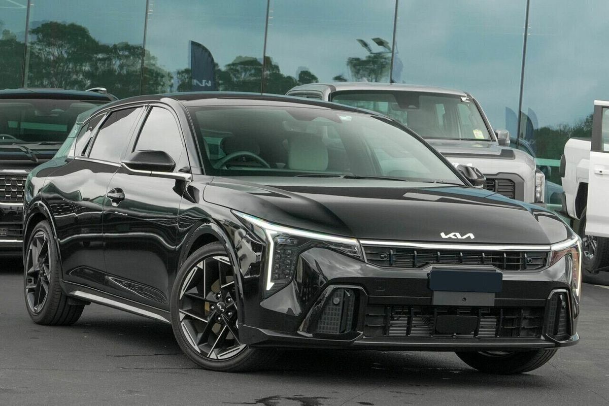 2025 Kia K4 GT-Line CL4m