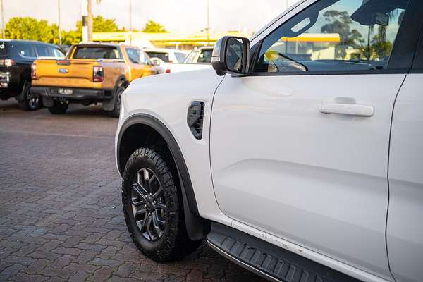 2022 Ford Ranger Wildtrak 4X4 3.0L thumb-14