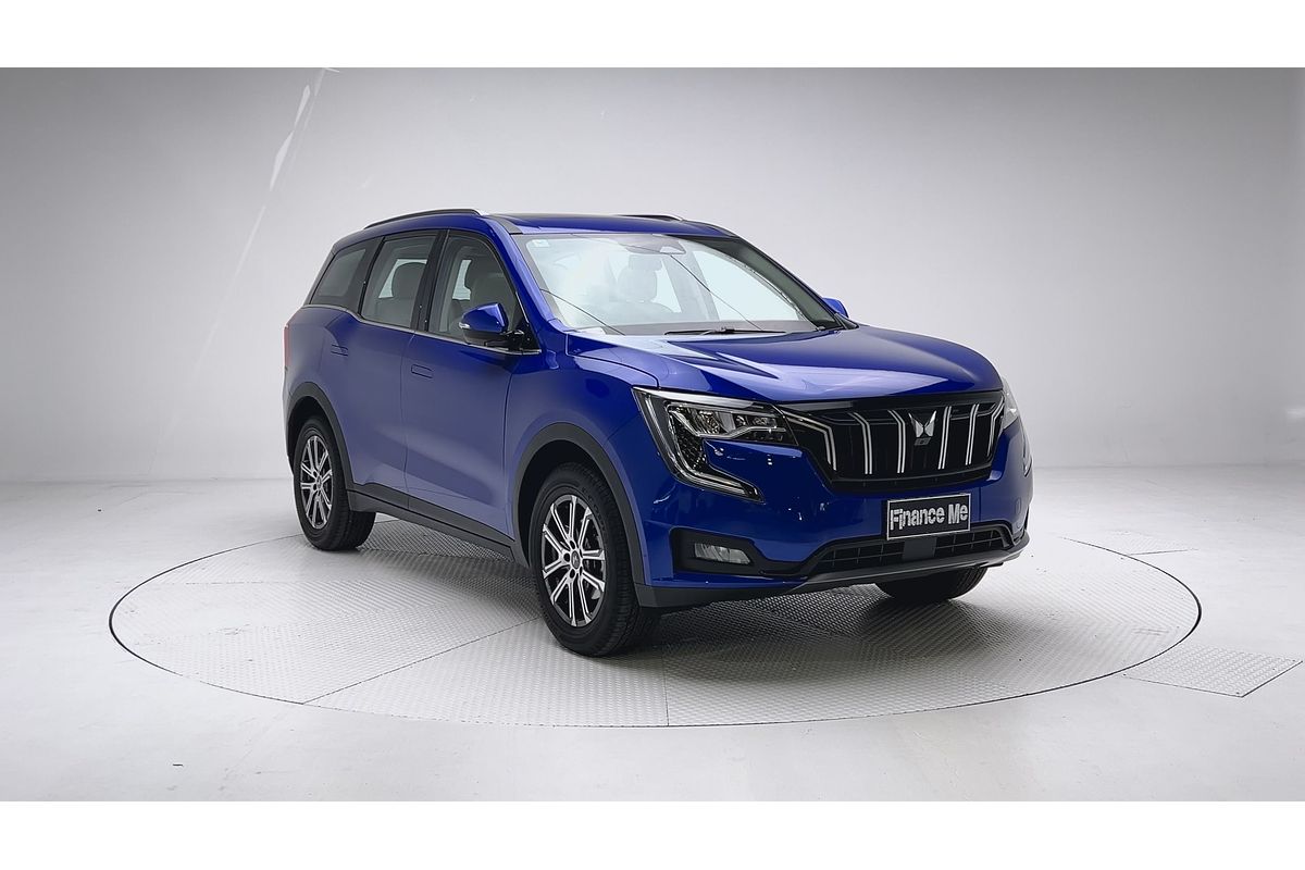 2023 Mahindra XUV700 AX7L