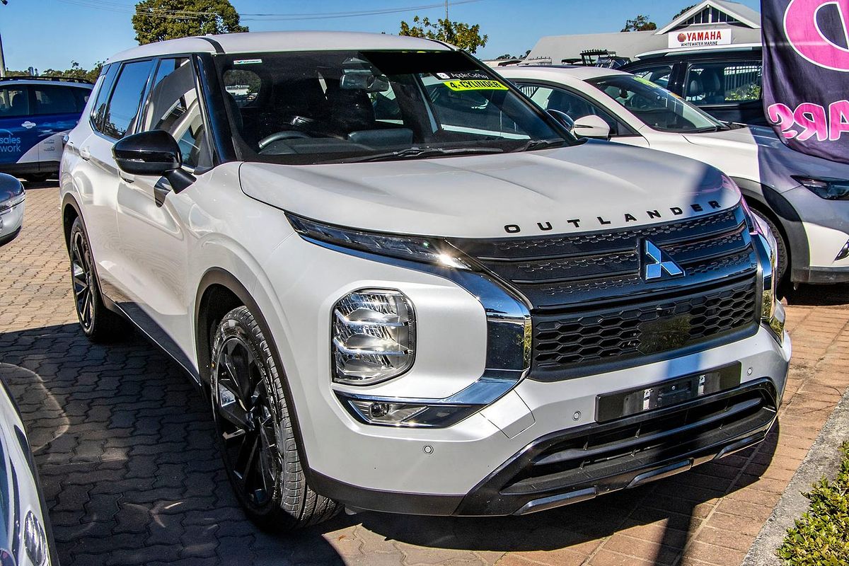 2023 Mitsubishi Outlander LS ZM