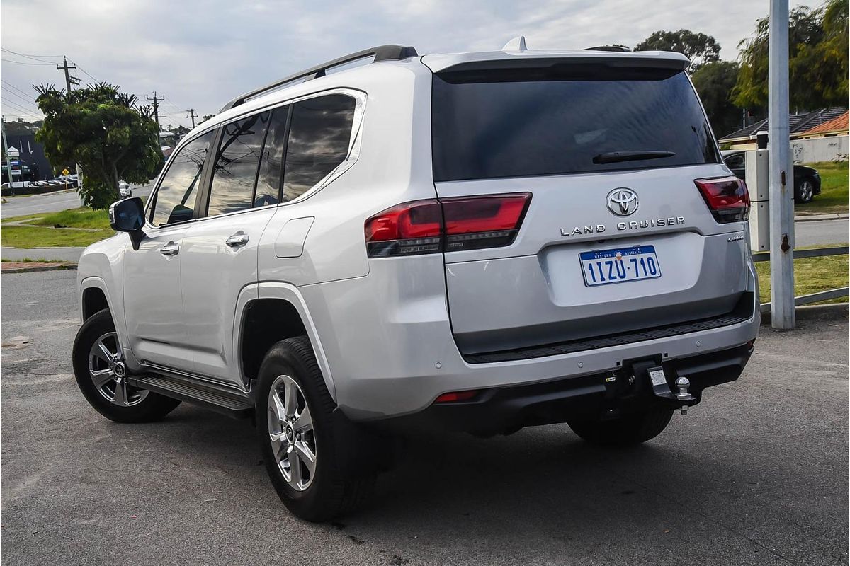 2025 Toyota Landcruiser Sahara FJA300R