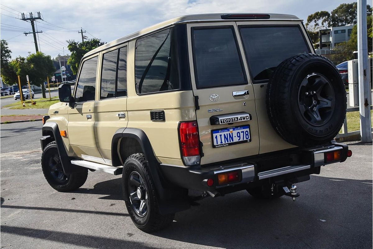 2025 Toyota Landcruiser GXL GDJL76R