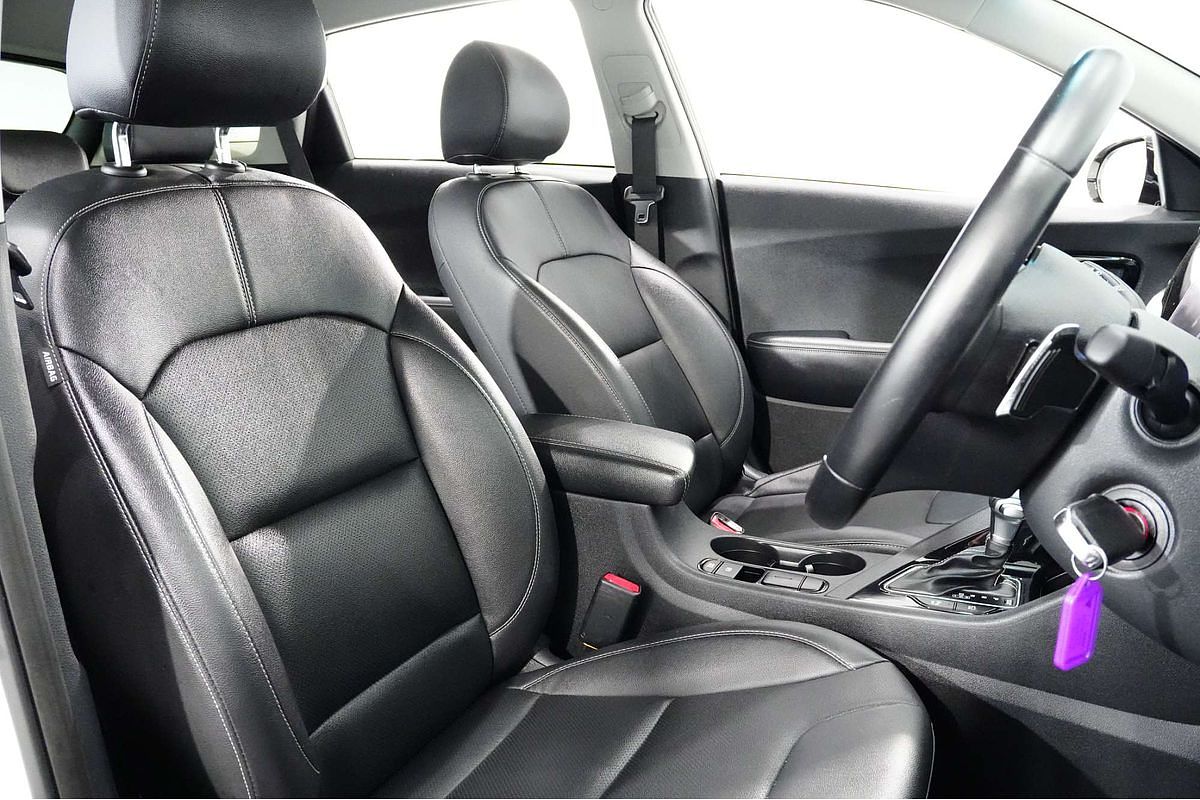 2022 Kia Niro Hybrid Sport DE