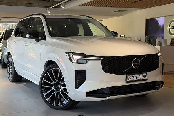 2025 Volvo XC90 Ultra T8 Plug-In Hybrid