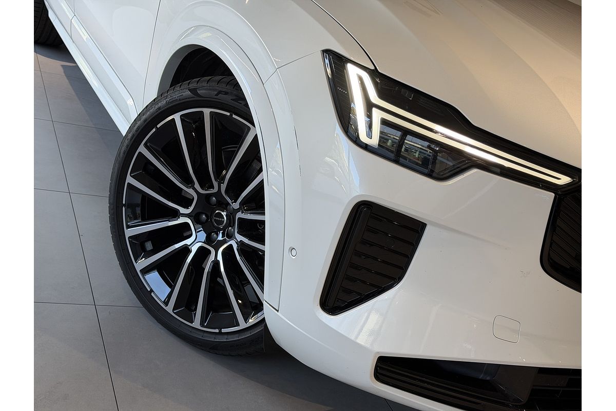 2025 Volvo XC90 Ultra T8 Plug-In Hybrid
