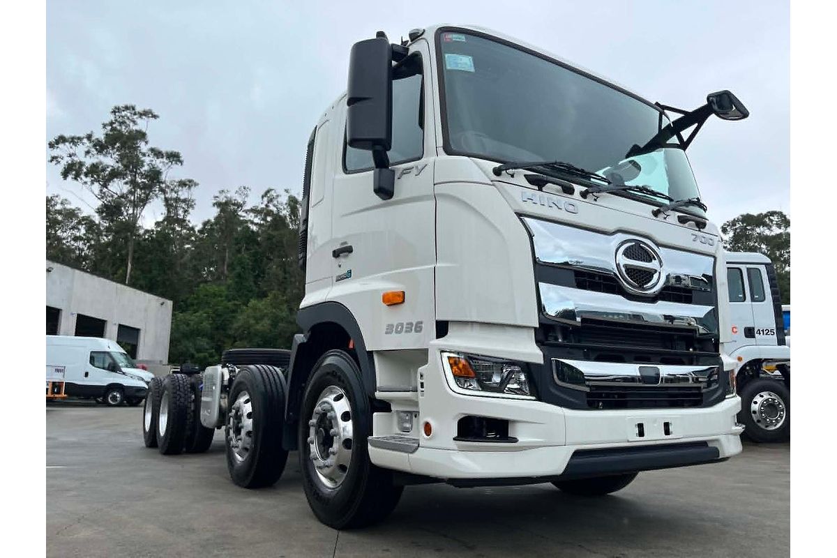 2025 Hino 700 Series FY 3036 AT LEAF 5925