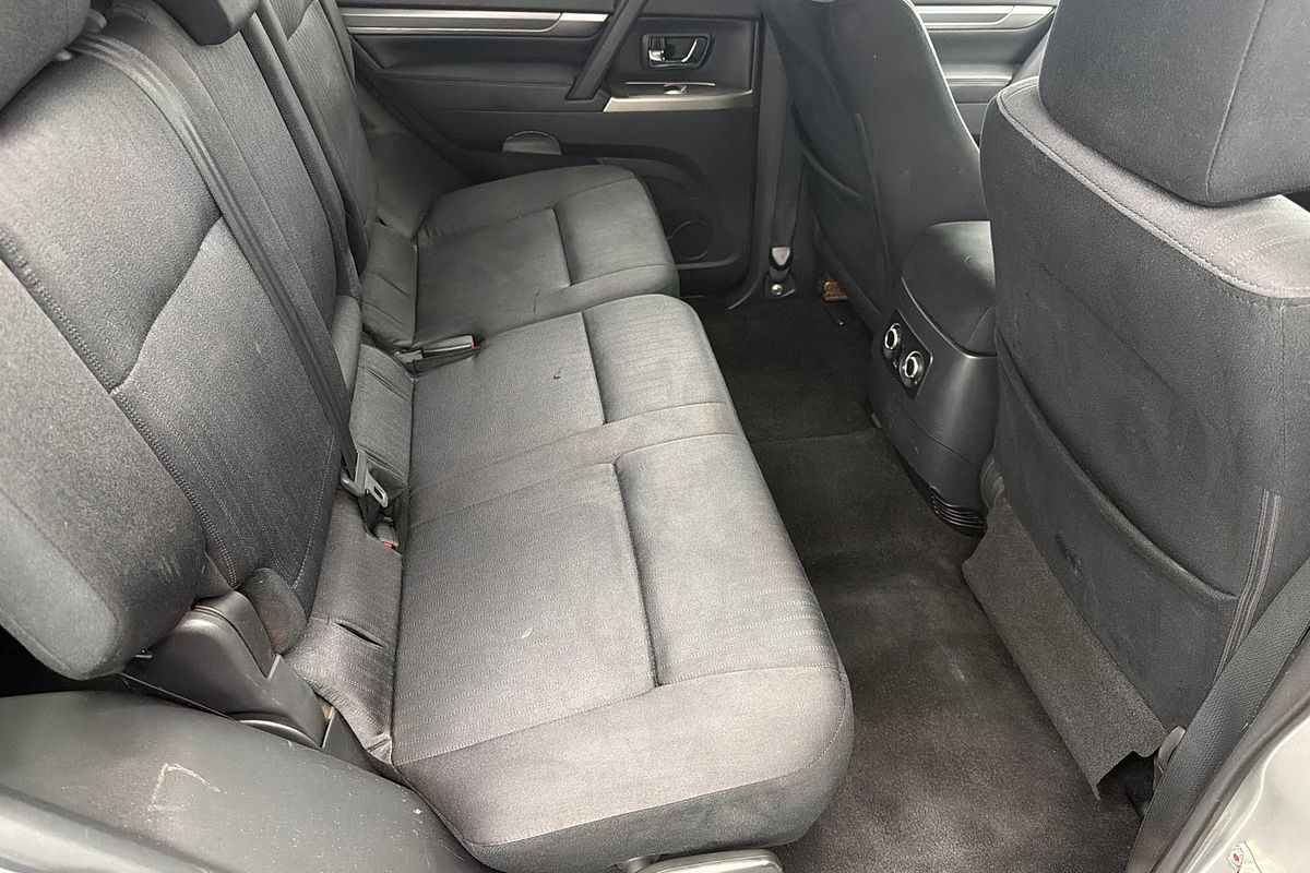 2018 Mitsubishi Pajero GLX NX