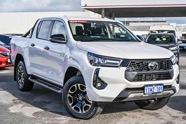 2025 Toyota Hilux SR5 48V GUN126R 4X4