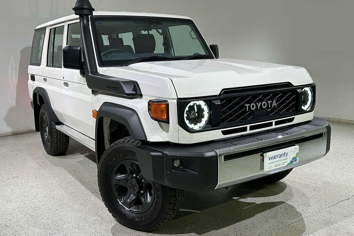 2025 Toyota Landcruiser GXL GDJL76R
