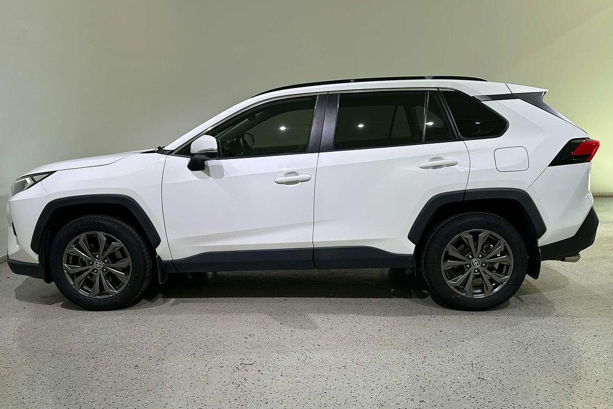 2022 Toyota RAV4 GXL MXAA52R