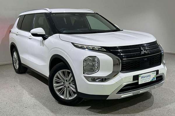 2023 Mitsubishi Outlander LS ZM