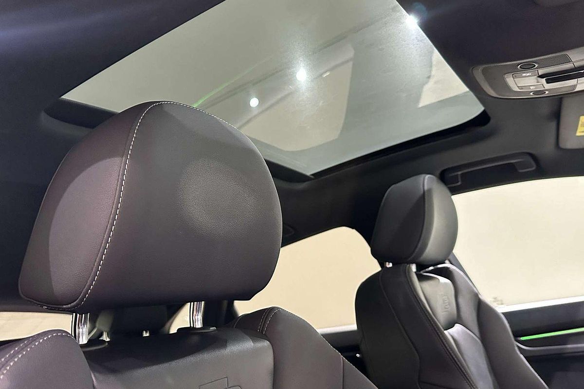 2021 Audi Q3 40 TFSI S line F3