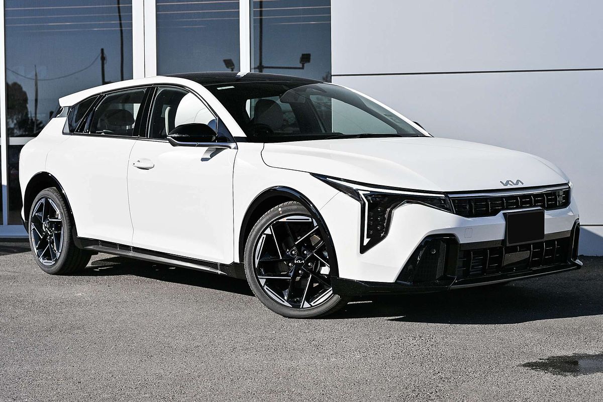 2025 Kia K4 GT-Line CL4m