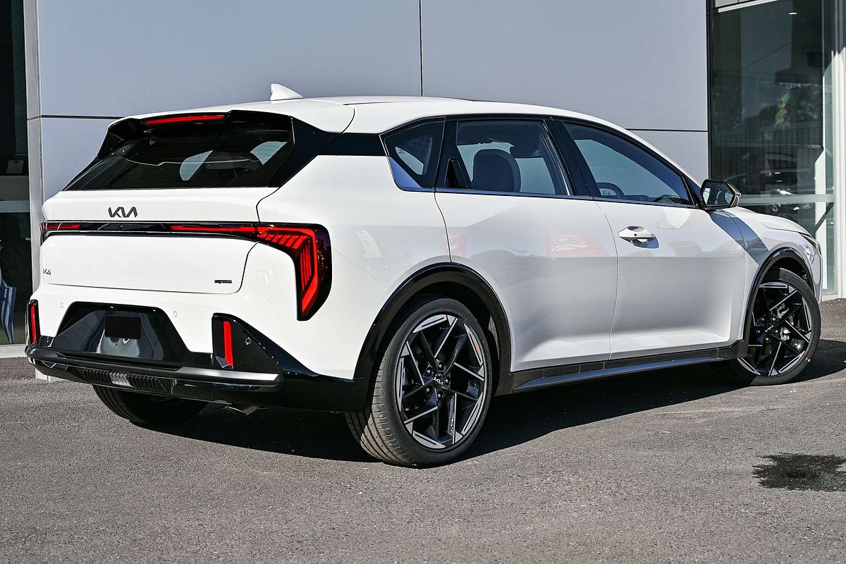 2025 Kia K4 GT-Line CL4m