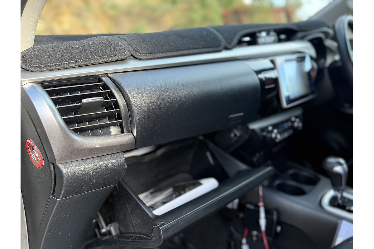 2016 Toyota Hilux SR5 GUN126R 4X4