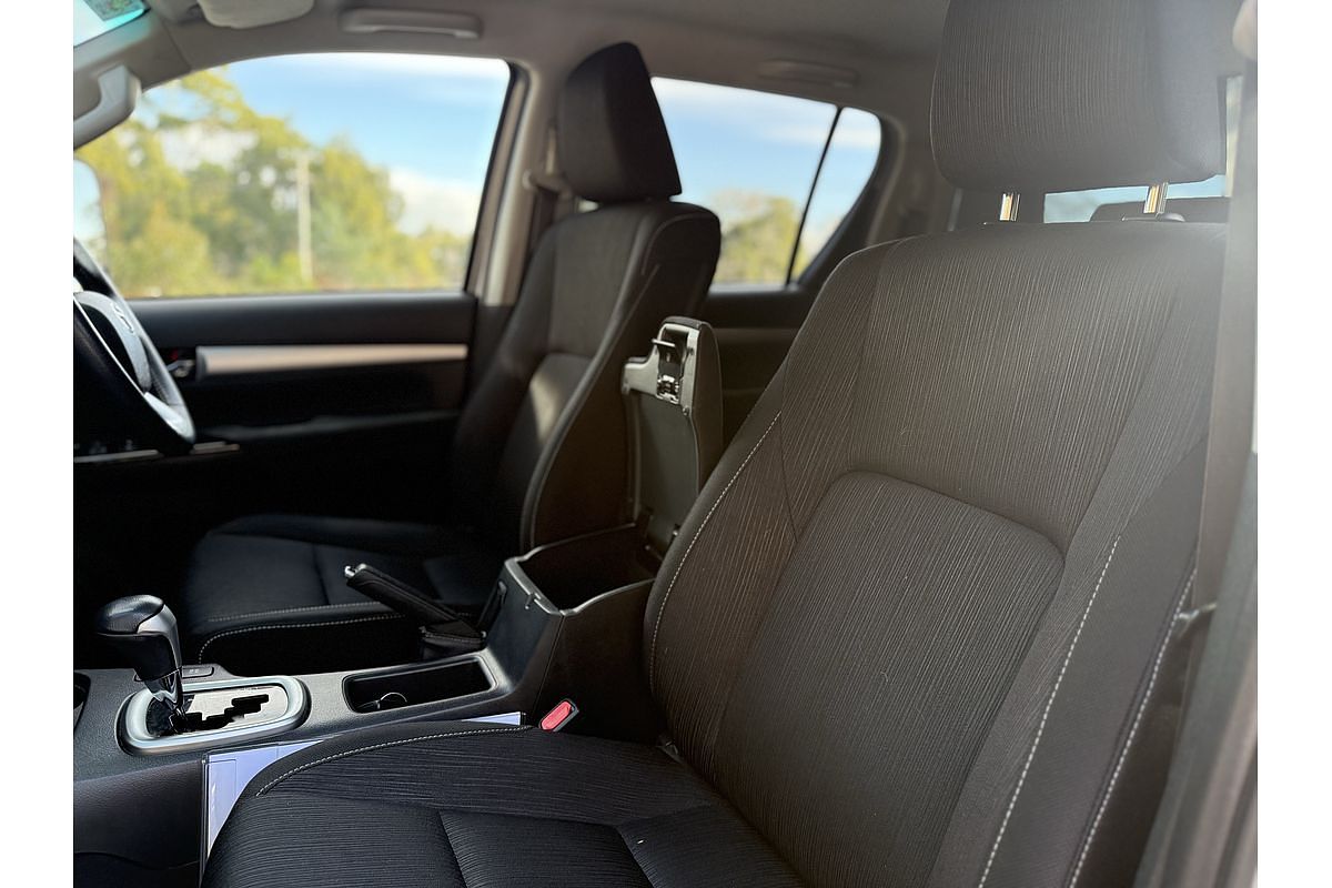 2016 Toyota Hilux SR5 GUN126R 4X4