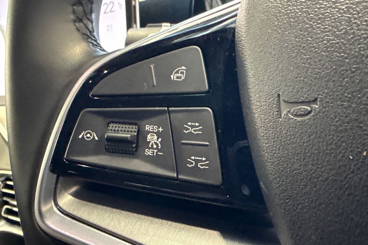 2025 BYD SEALION 6 Essential