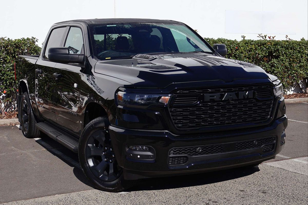 2026 RAM 1500 Express Black Edition Hurricane SO DT 4X4 SWB