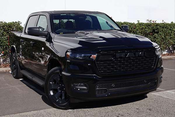 2026 RAM 1500 Express Black Edition Hurricane SO DT 4X4 SWB