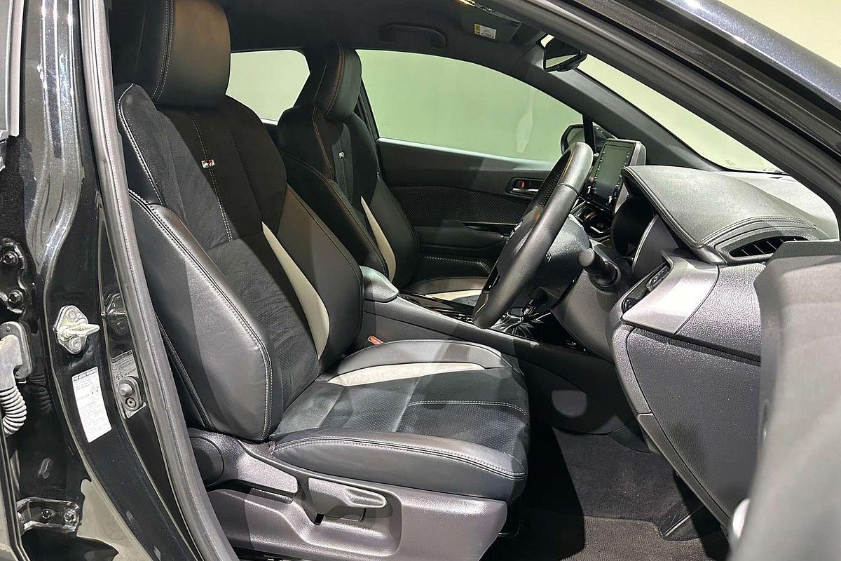2022 Toyota C-HR GR Sport ZYX10R