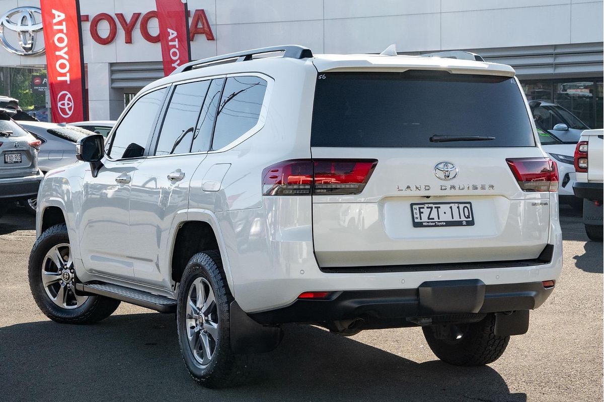 2024 Toyota Landcruiser Sahara FJA300R