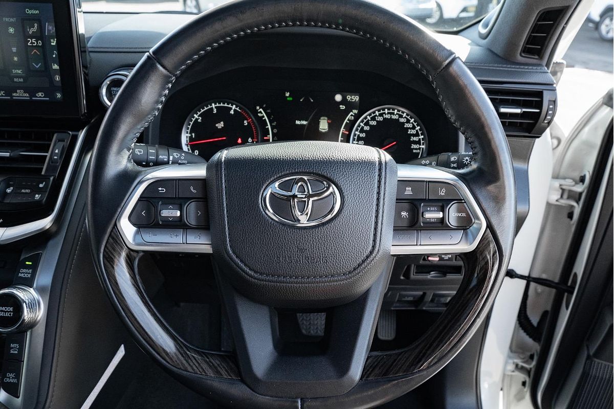 2024 Toyota Landcruiser Sahara FJA300R