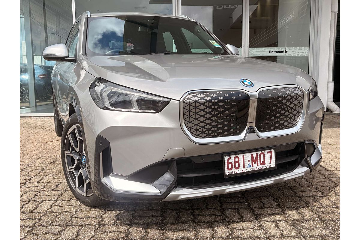 2023 BMW iX1 eDrive20 xLine U11