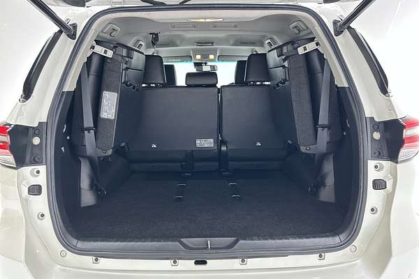 2022 Toyota Fortuner Crusade GUN156R thumb-20