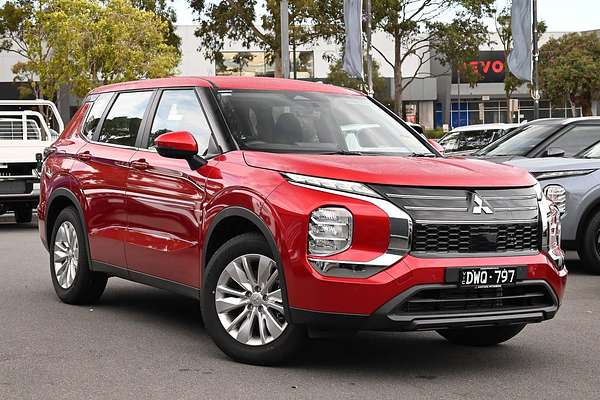 2025 Mitsubishi Outlander ES ZM