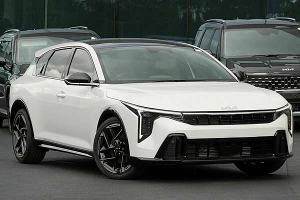 2025 Kia K4 GT-Line CL4m