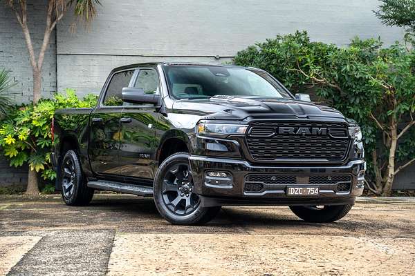 2026 RAM 1500 Express Black Edition Hurricane SO DT 4X4 SWB