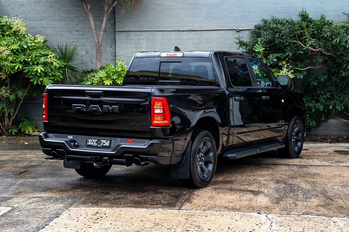 2026 RAM 1500 Express Black Edition Hurricane SO DT 4X4 SWB