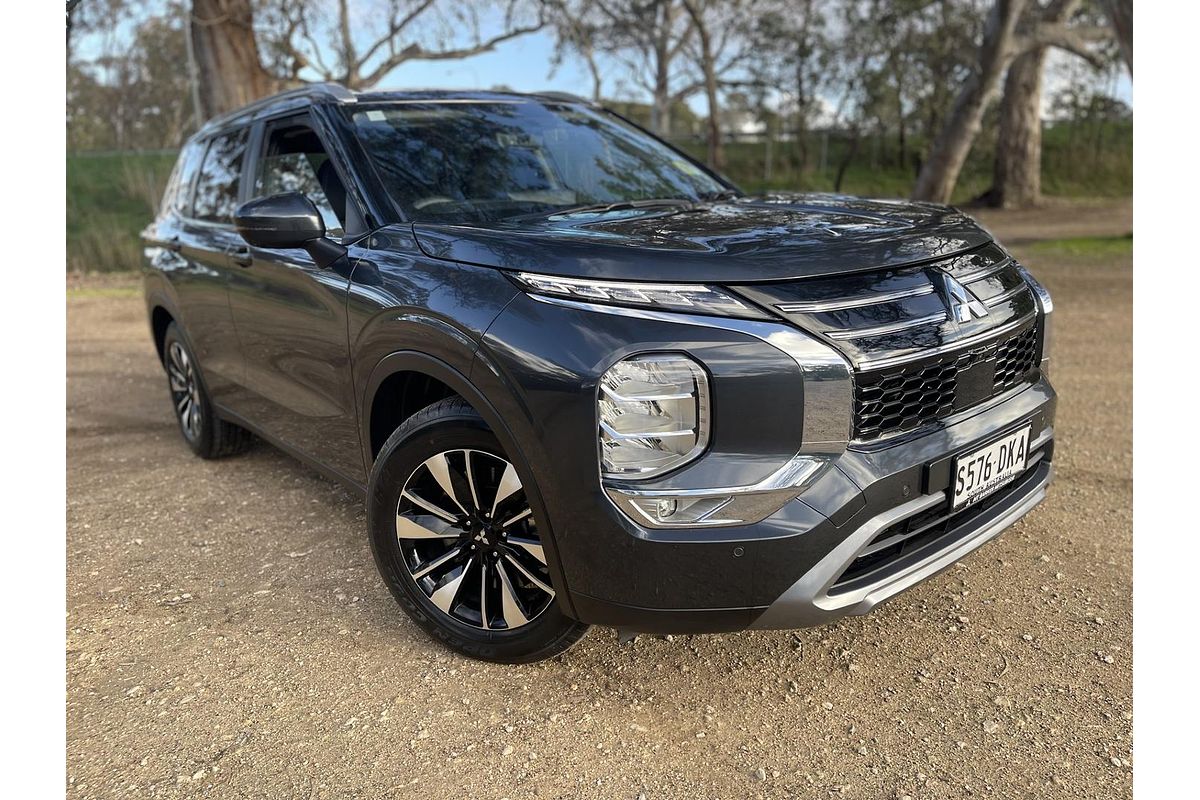2025 Mitsubishi Outlander LS ZM
