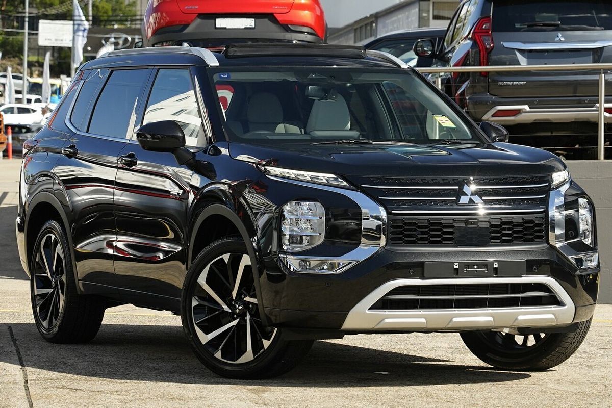 2025 Mitsubishi Outlander PHEV Exceed ZM