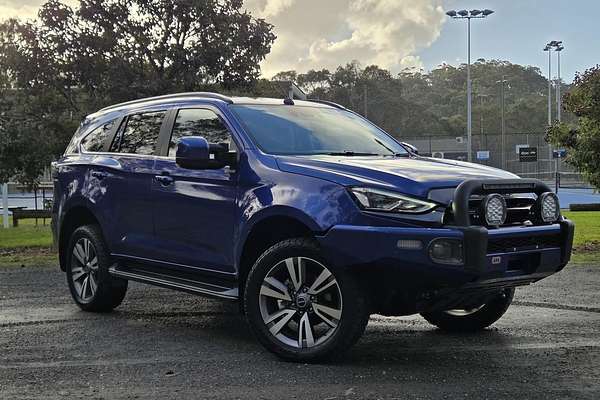 2022 Isuzu MU-X LS-T