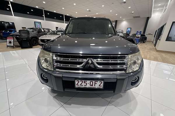 2009 Mitsubishi Pajero Exceed NT thumb-3