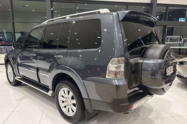2009 Mitsubishi Pajero Exceed NT thumb-14