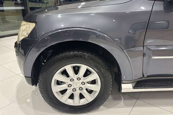 2009 Mitsubishi Pajero Exceed NT thumb-17