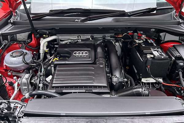 2025 Audi Q3 35 TFSI S line F3 thumb-10