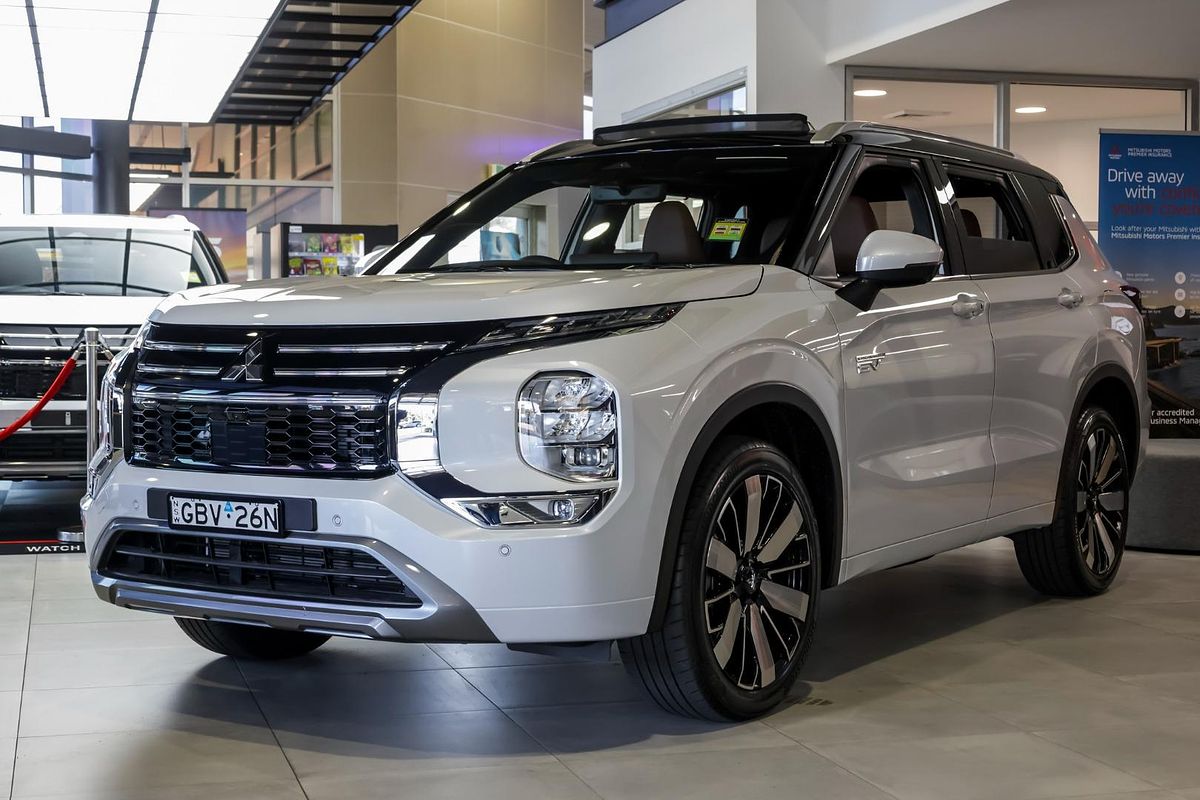 2025 Mitsubishi Outlander PHEV Exceed Tourer ZM